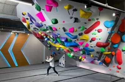 https://www.rockyclimbing.com/shinjukuakebonobashi/