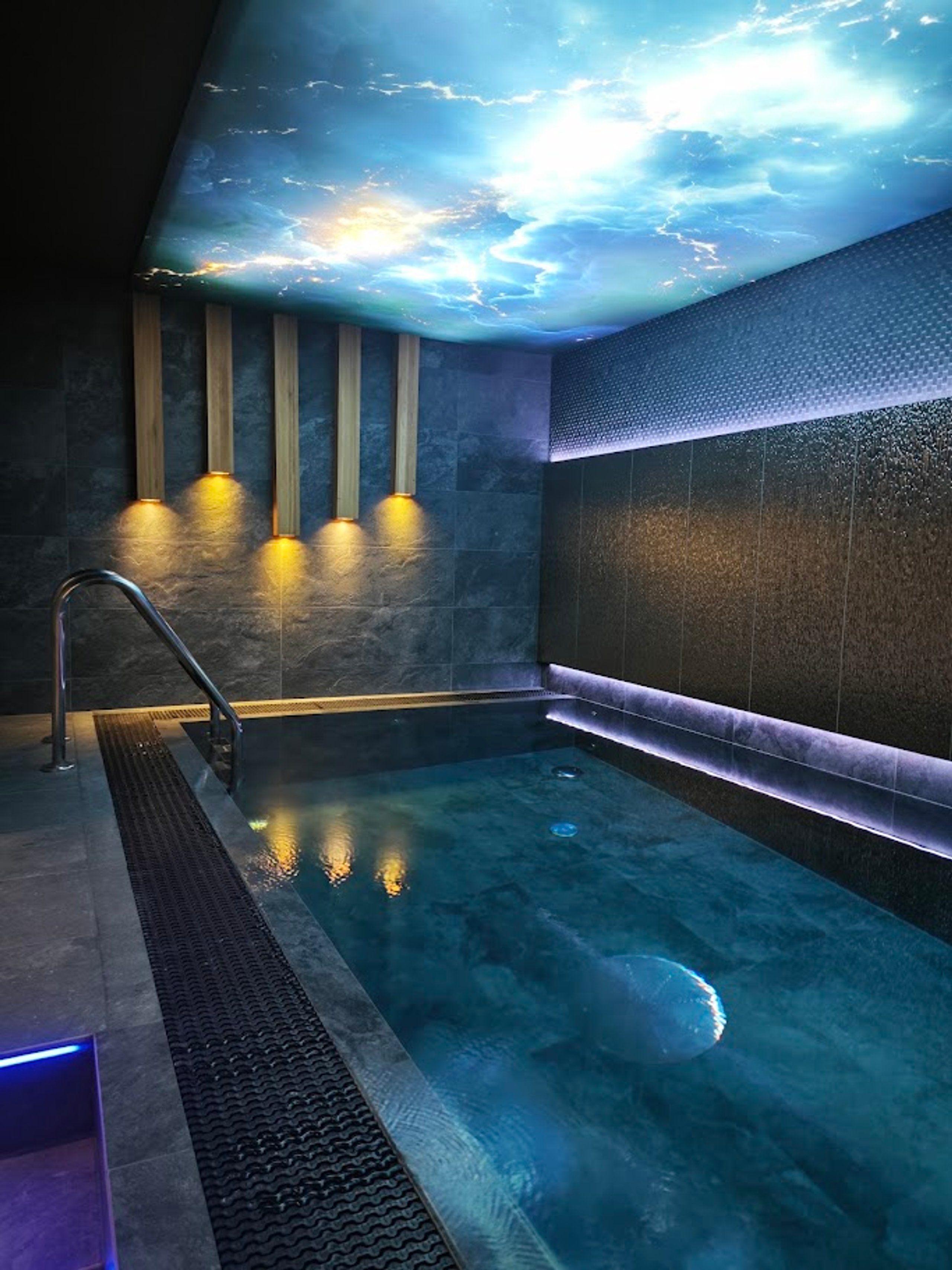 Vyhřívaný bazén ve wellness penzionu Jarmilka