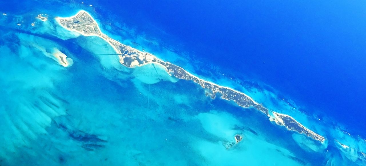Great Guana Cay and Scotland Cay from aeroplane (photo by Gregor Julien Straube)