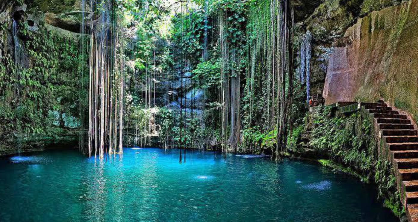 A cenote in Yucatán. Credit: SECTUR.