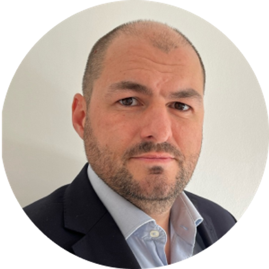 Damien Dessis headshot