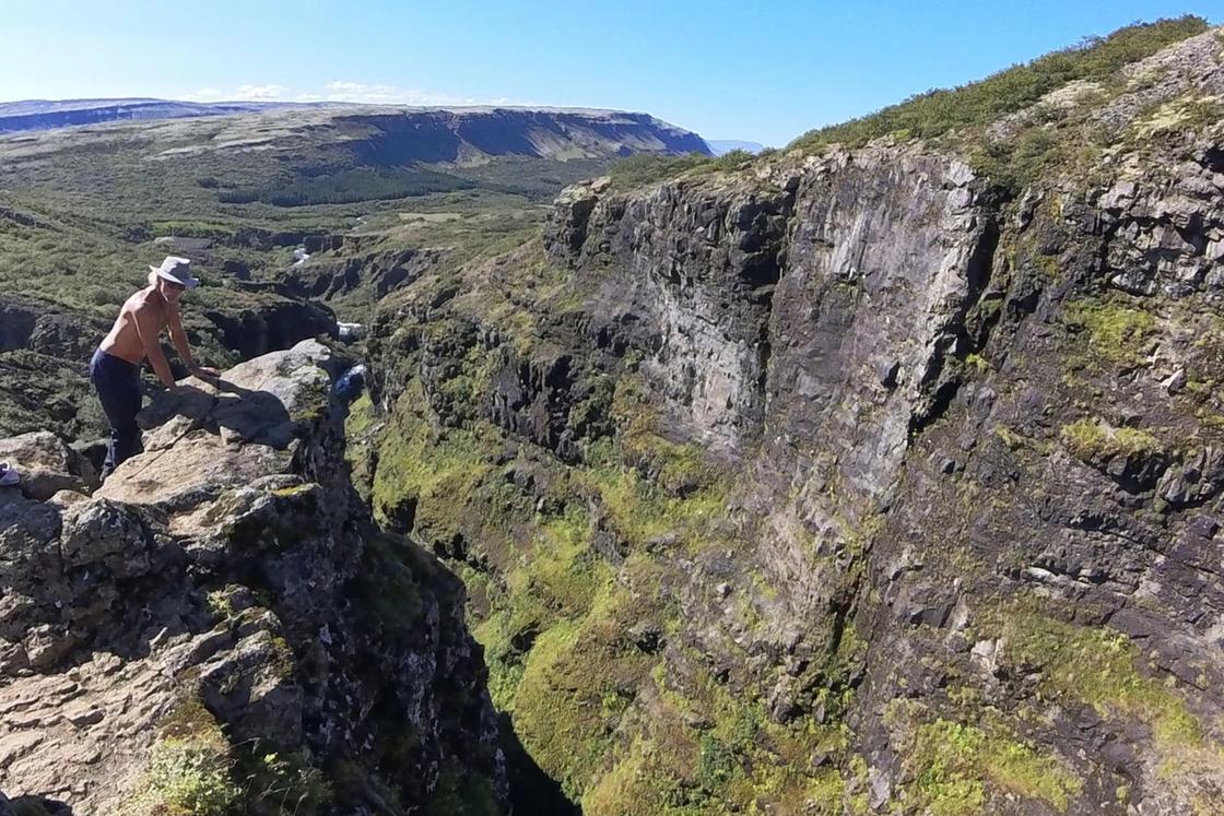 View into the Glýmur canyon