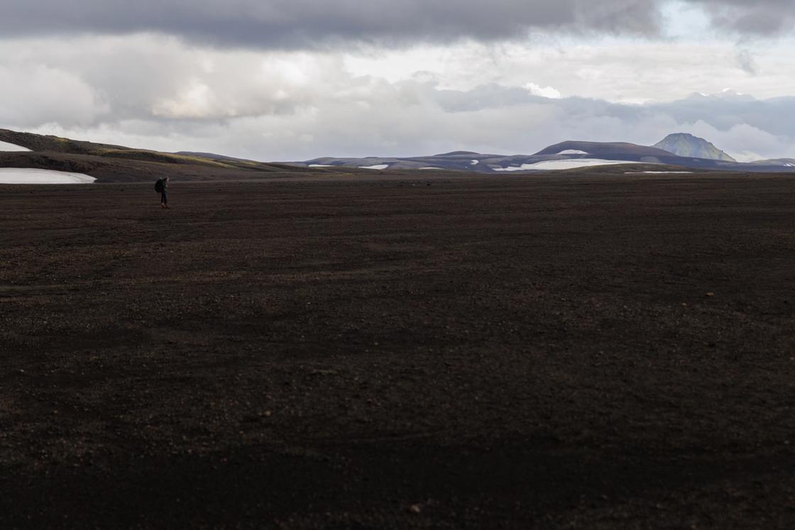 Hiker crossing Mælifellssandur