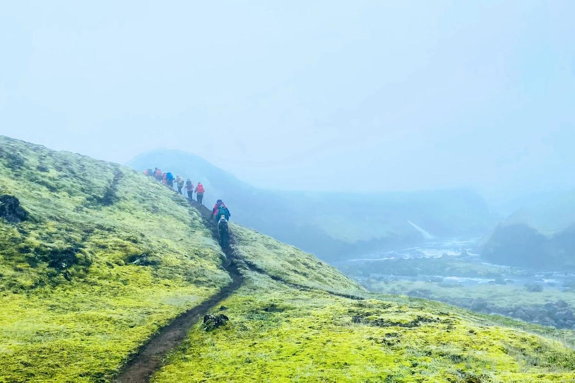 Group leaving Alftavötn