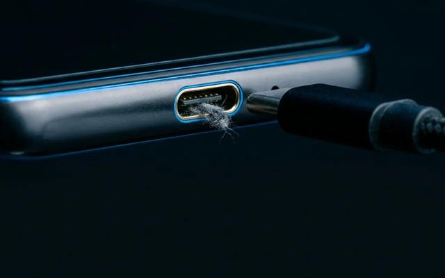 Tu celular ya no carga: cuándo es el cable y cuándo el puerto