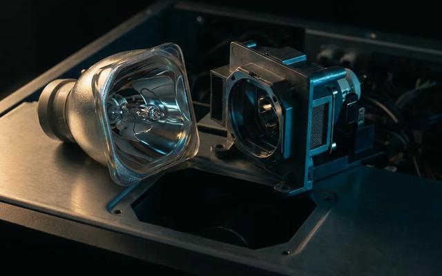 La lámpara de tu proyector: cuándo cambiarla y cómo alargarla