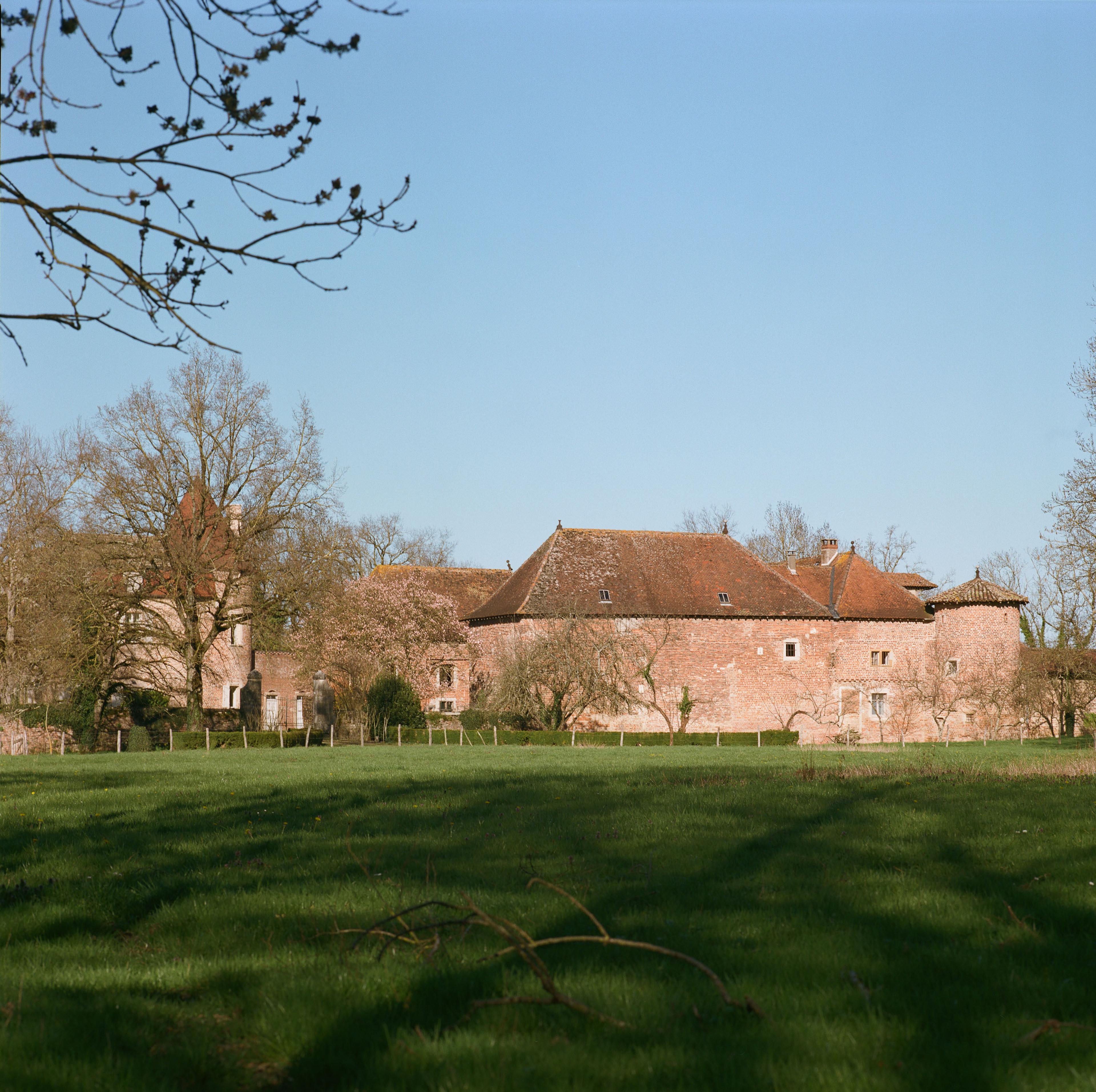 Maison Forte | BUREAUPERRET