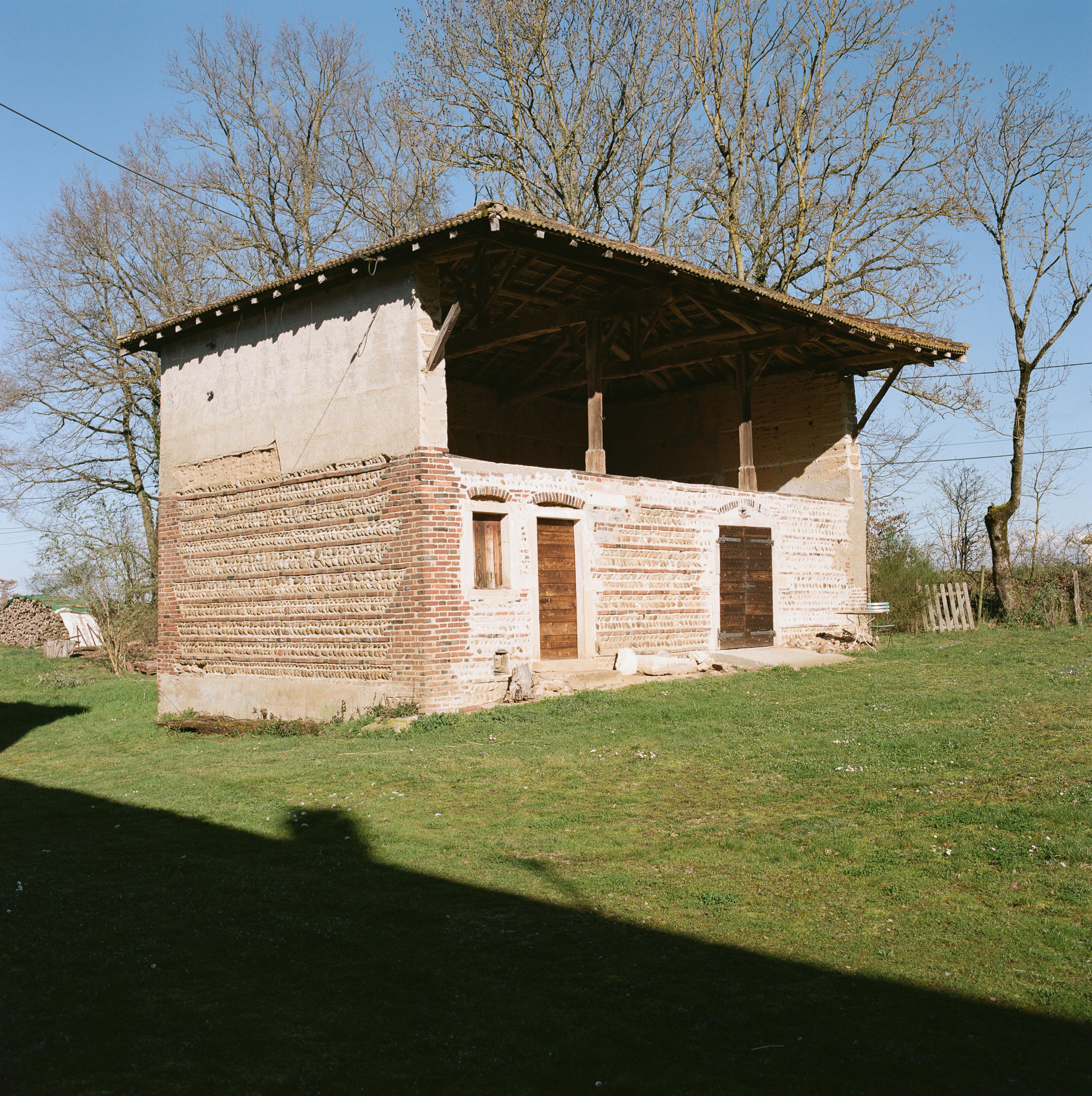 Maison Forte | BUREAUPERRET