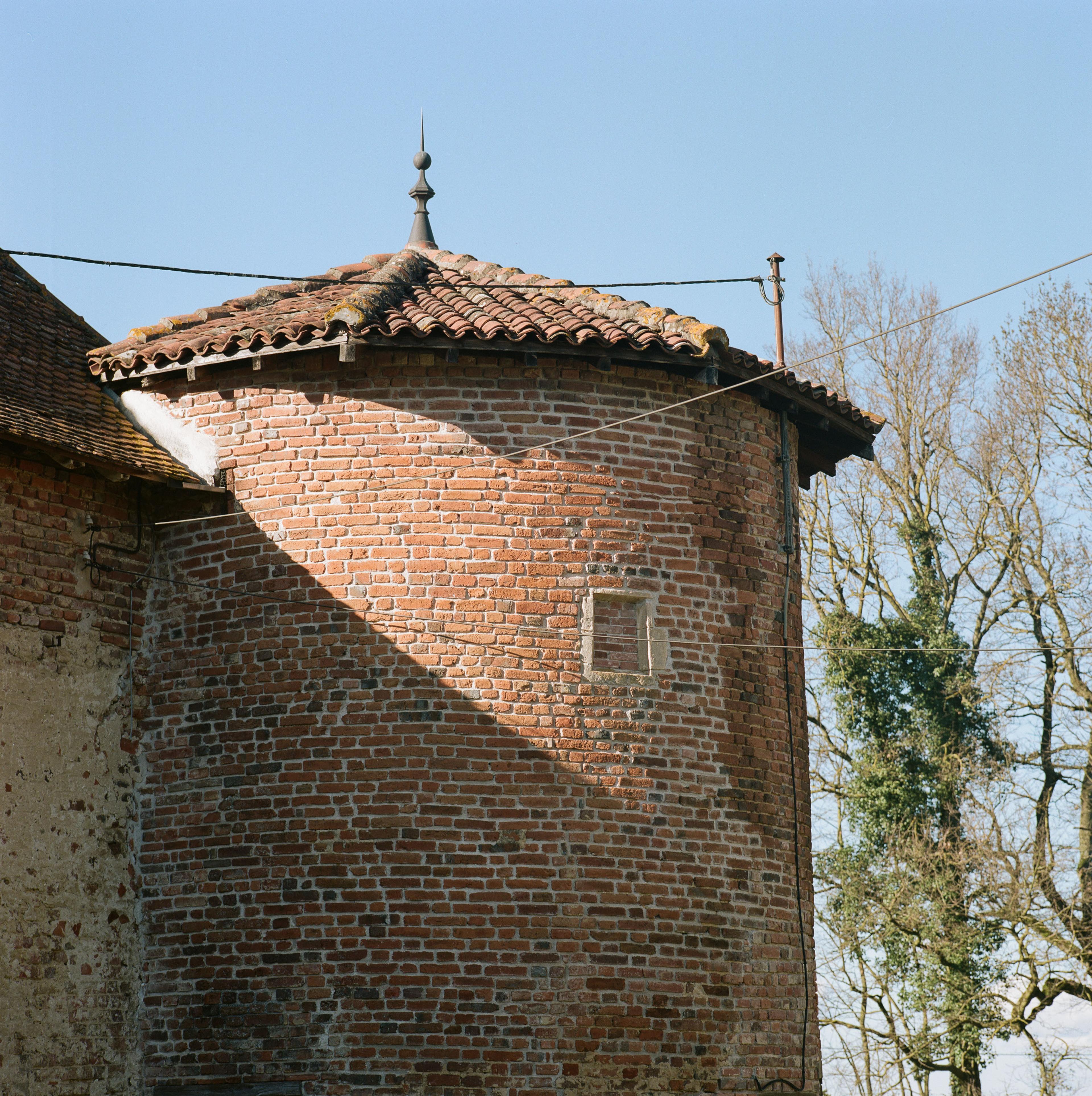 Maison Forte | BUREAUPERRET