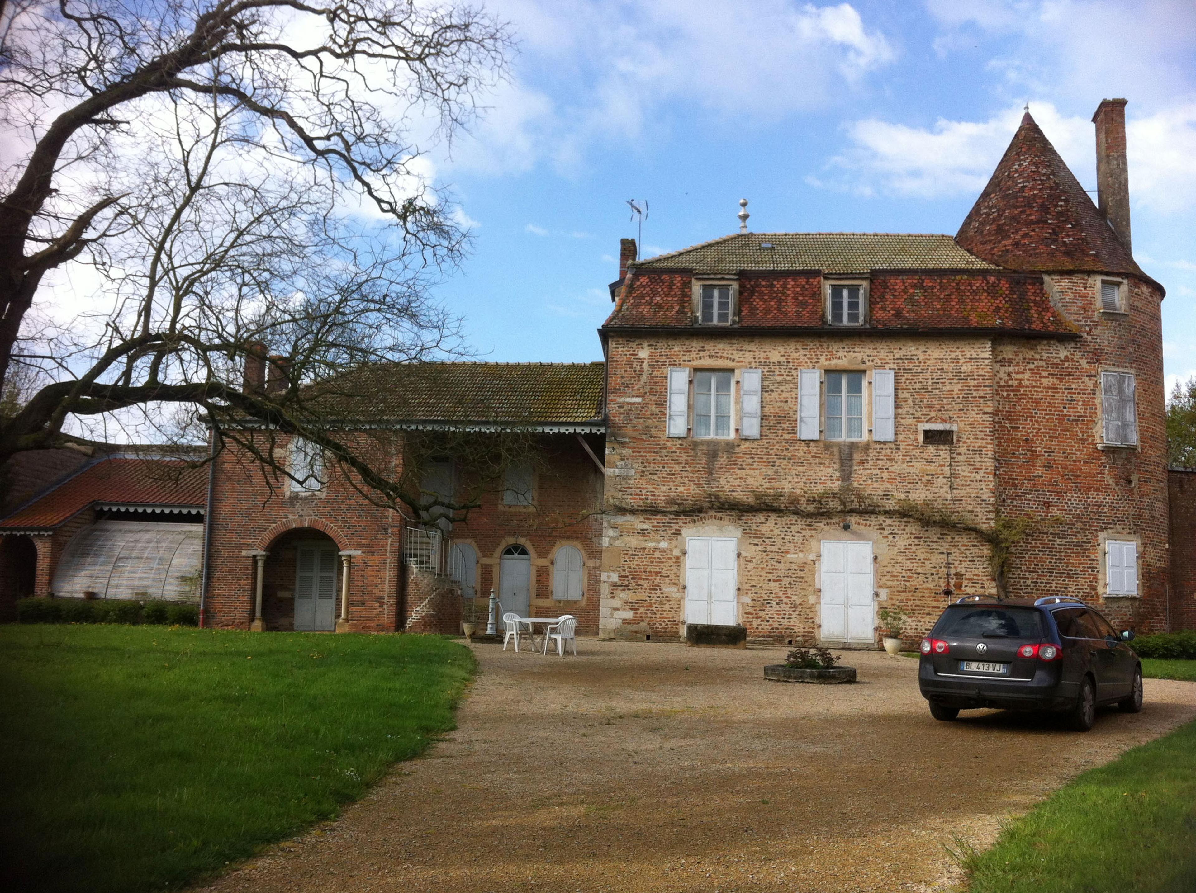 Maison Forte | BUREAUPERRET