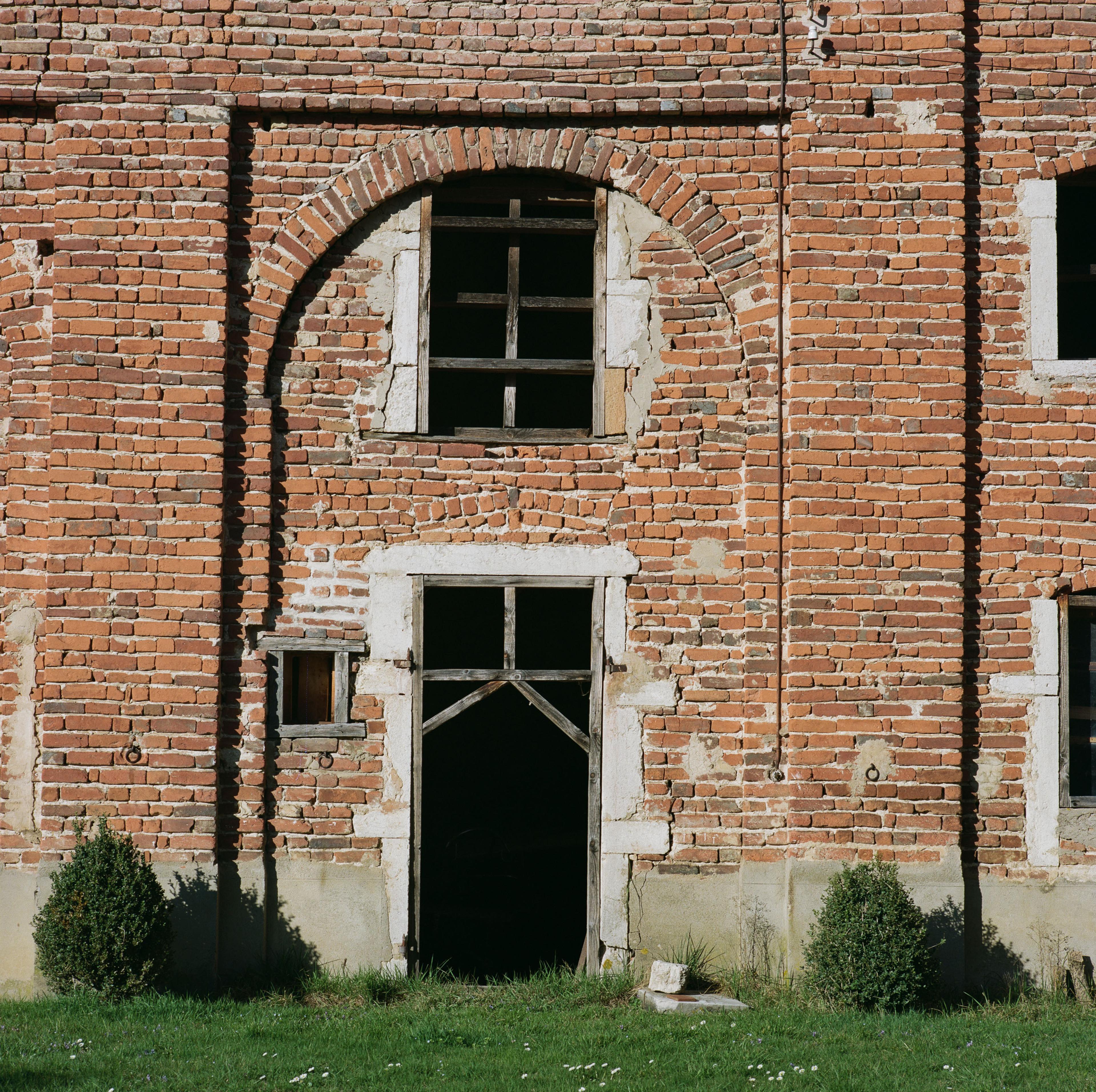 Maison Forte | BUREAUPERRET