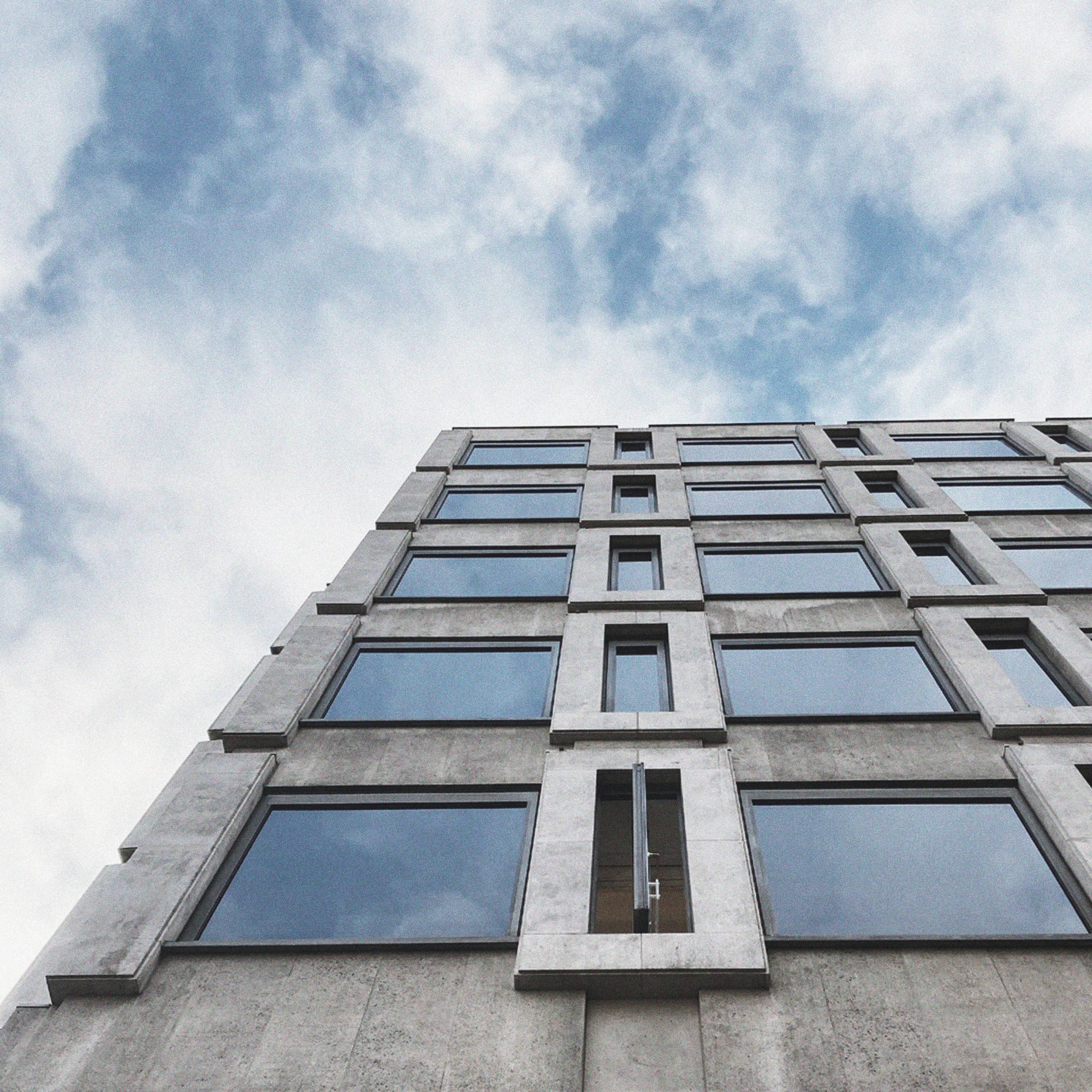 Kandjian Montaigne  | BUREAUPERRET