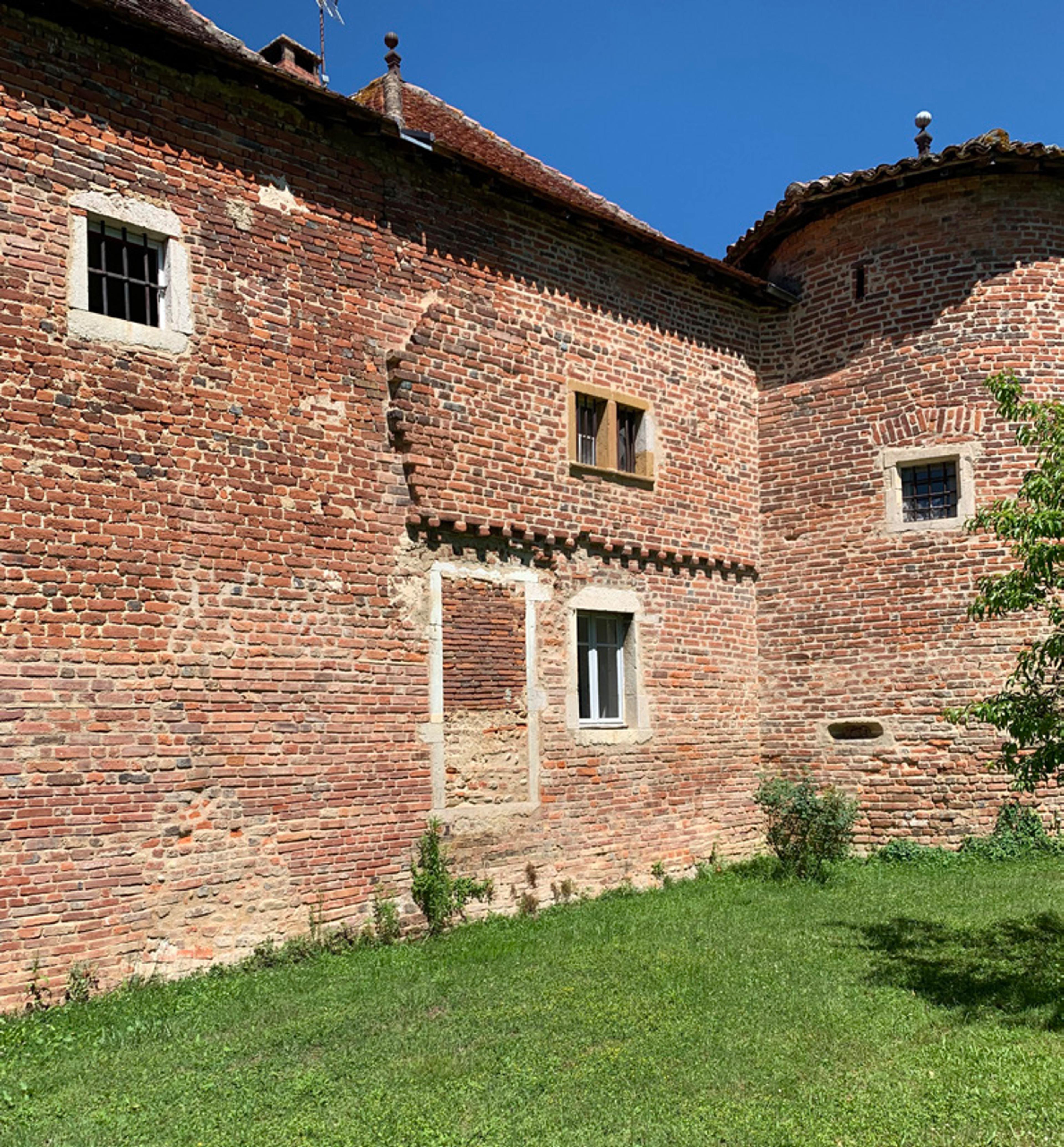 Maison Forte  | BUREAUPERRET