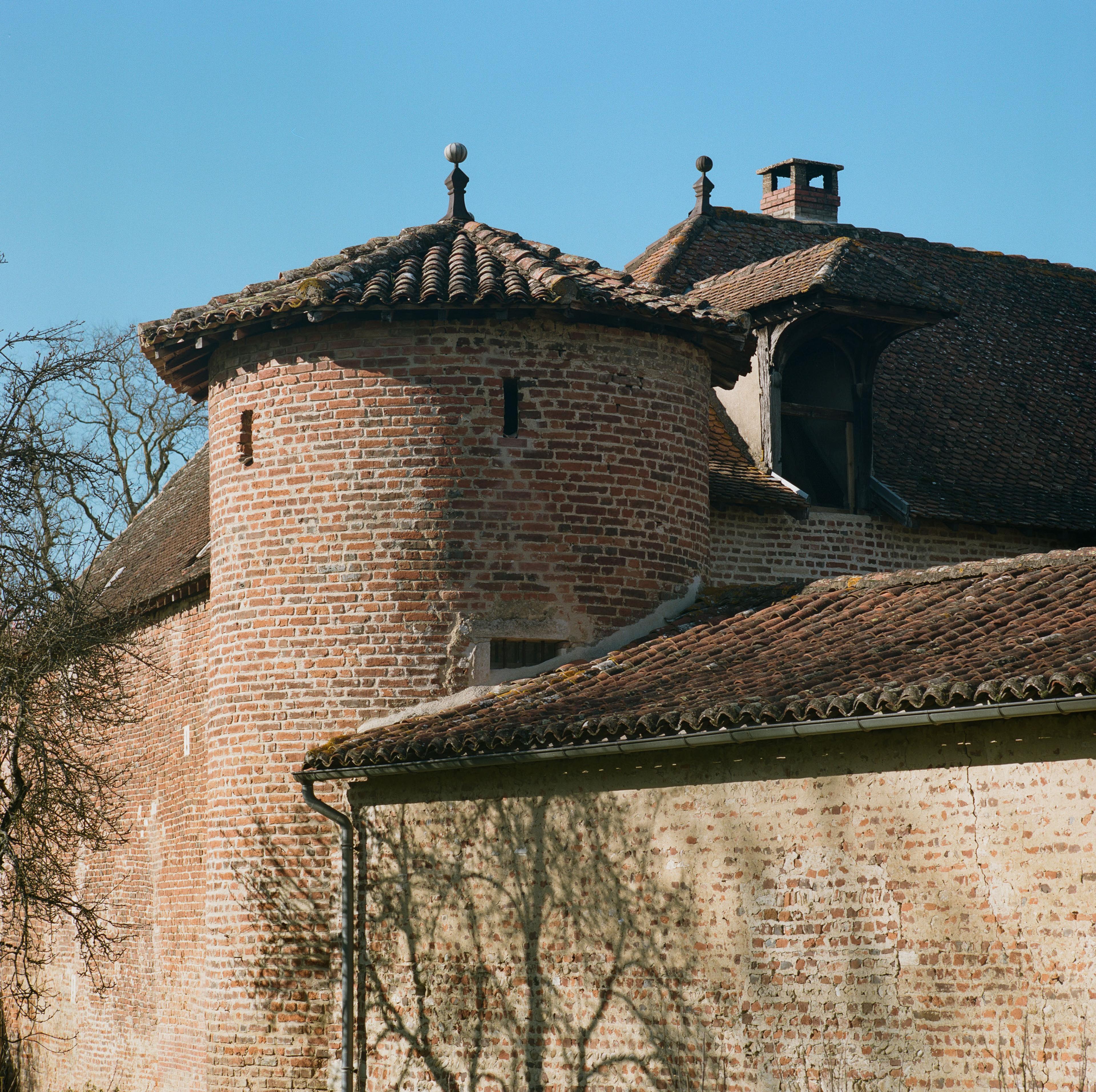Maison Forte | BUREAUPERRET