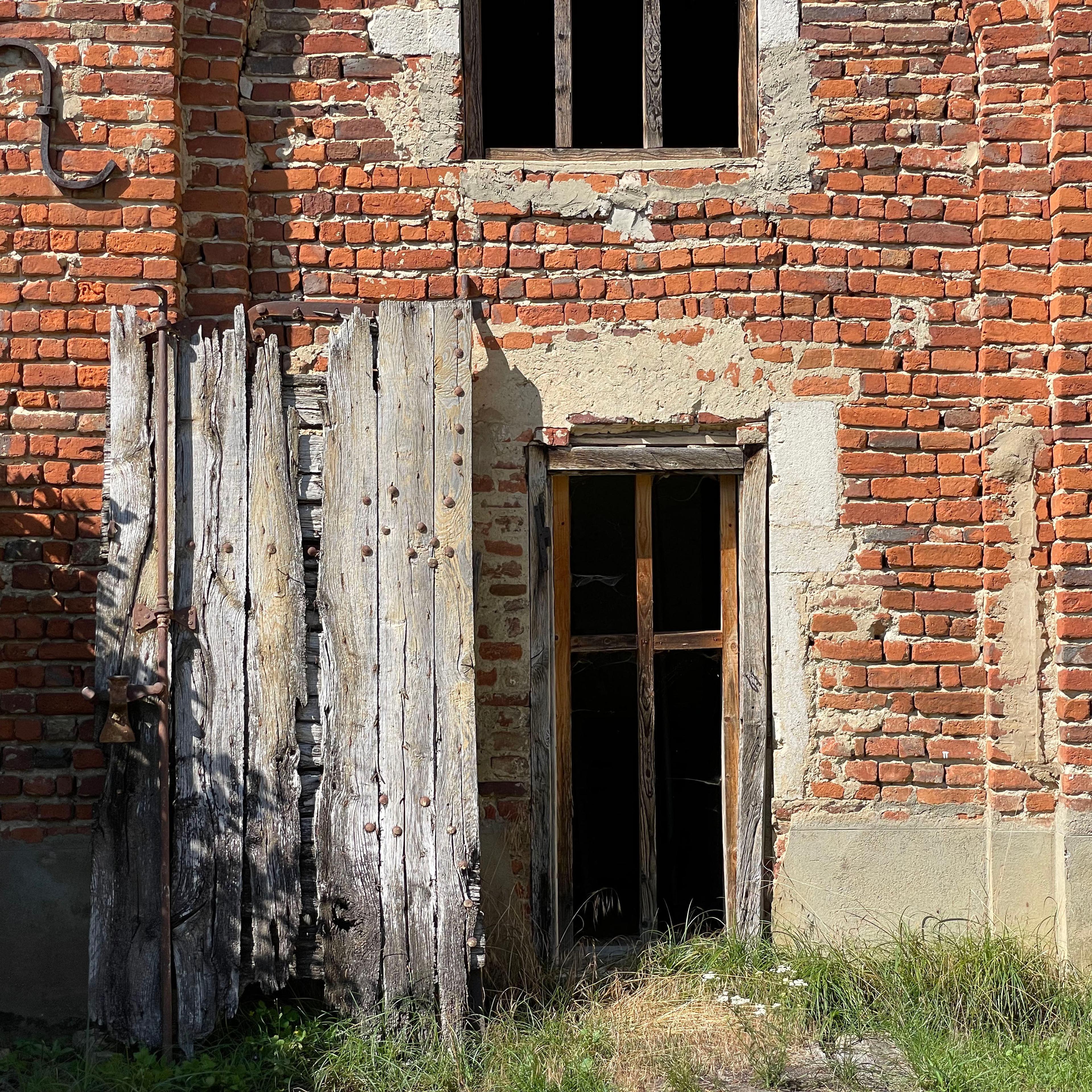 Maison Forte | BUREAUPERRET