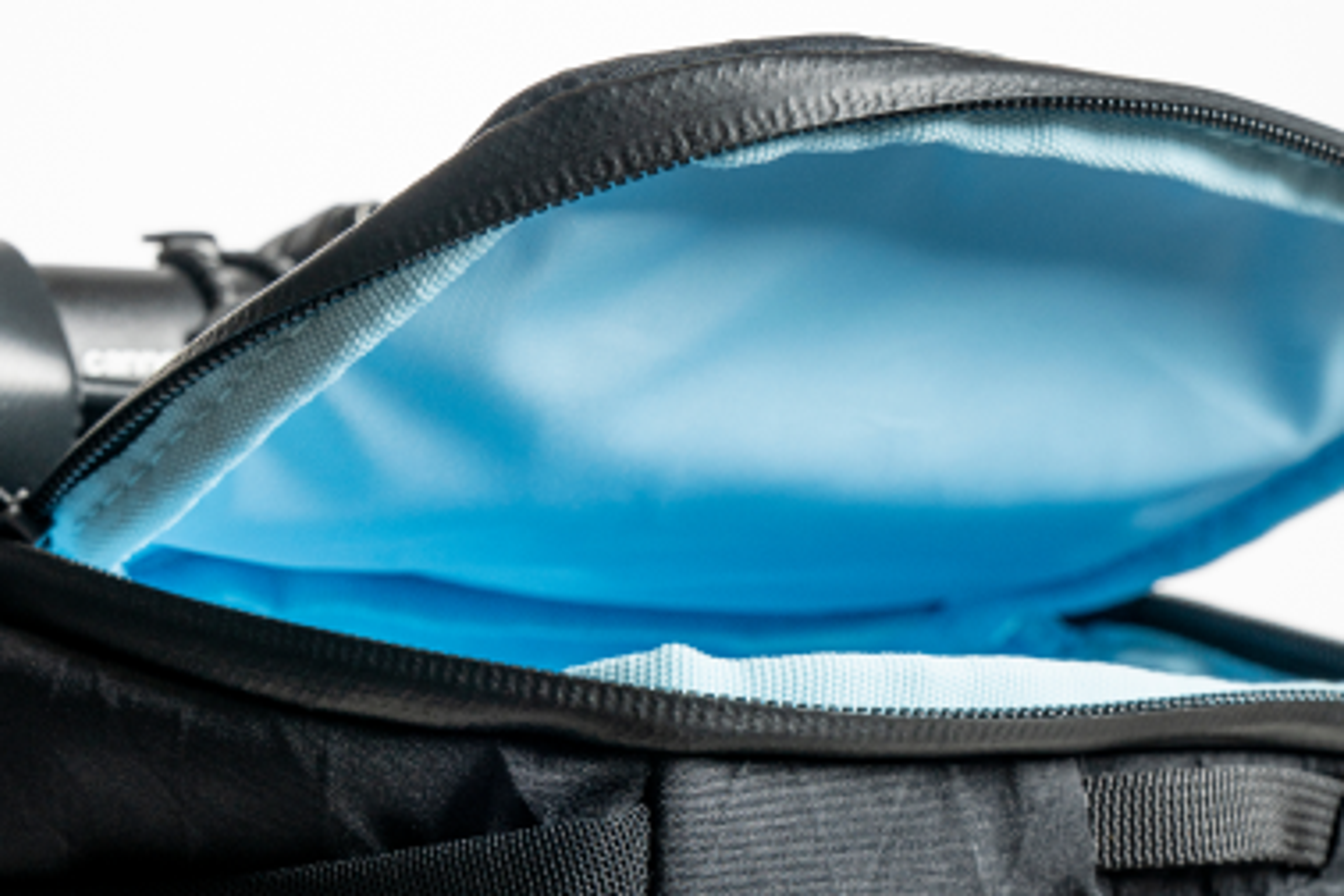 U-shaped zip opening