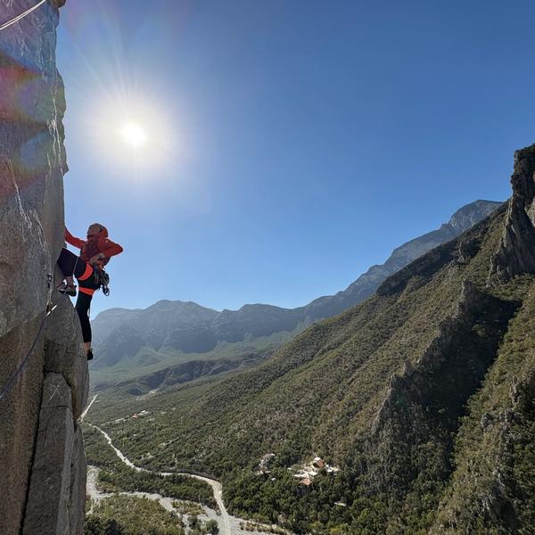 Steph on p5 of Snot Girls. 📸 Nate (climber repelling by)