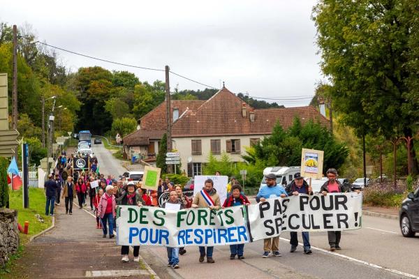 Mobilisation contre le projet d'usine à pellets de Salins-les-bains