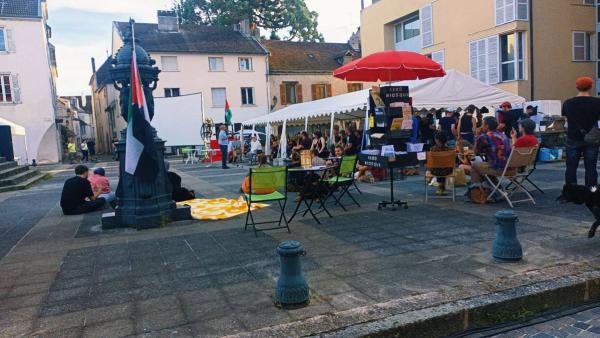 Place de la Comédie à Lons le Saunier