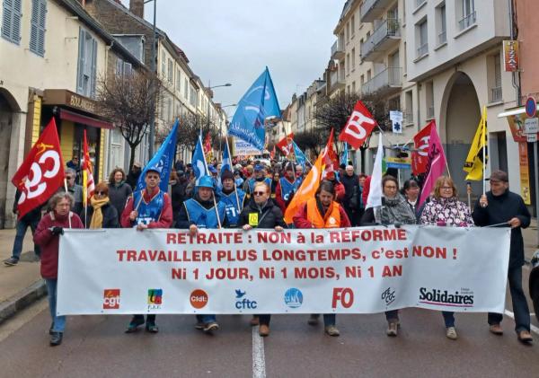L'intersyndicale lors d'une manifestation à Lons-le-Saunier (© Anthony Brondel)