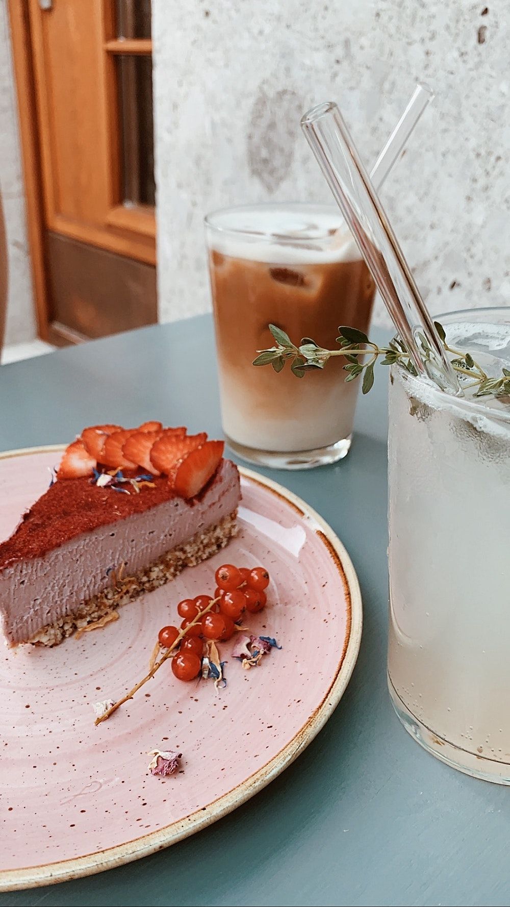 Om Nom Nom, Munich on Trippin