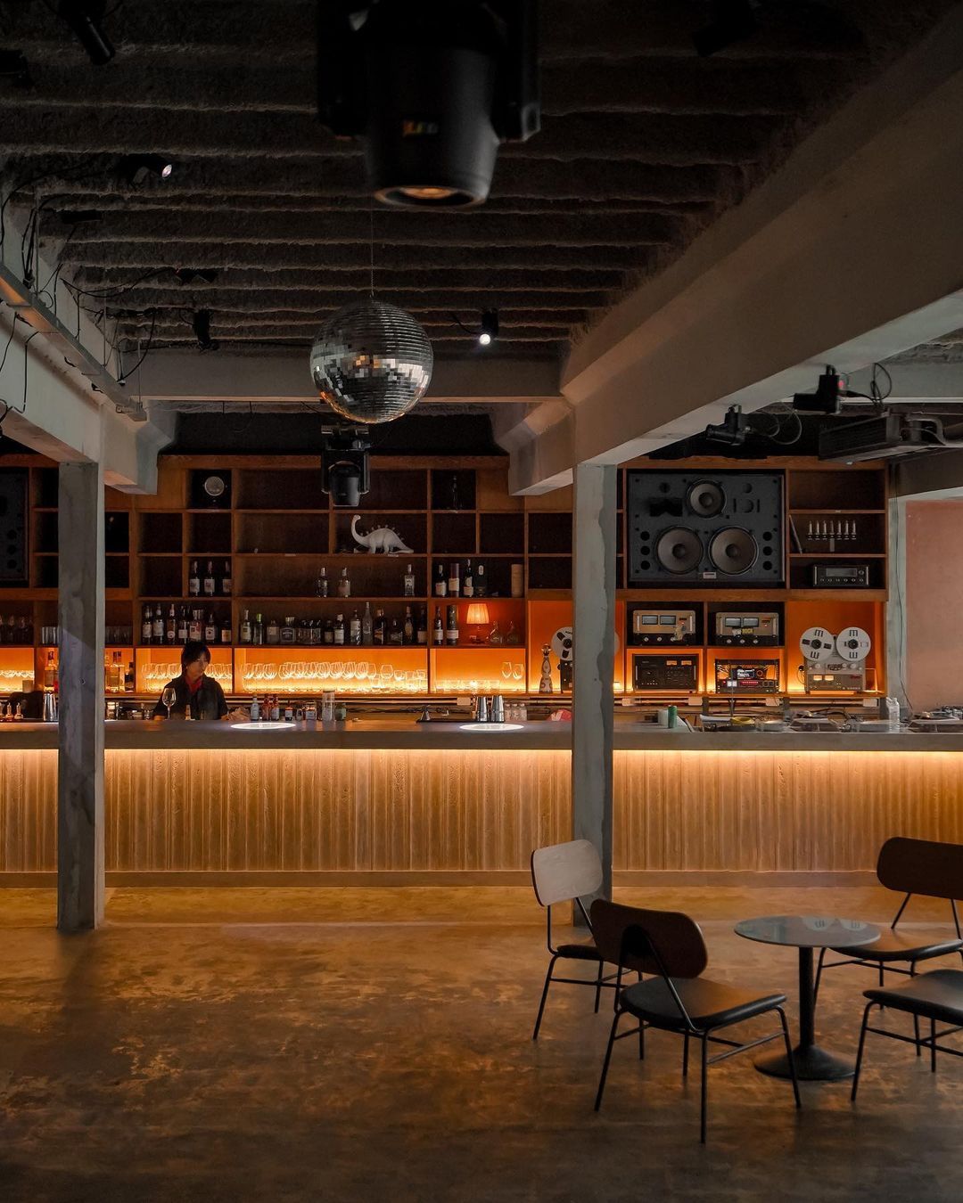 clutch-bar-records-and-bar-in-bangkok-thailand