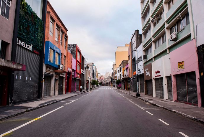 Na rua José Paulino, outro importante polo de comércio popular no Bom  Retiro, em São Paulo, a situação é parecida com a da Rua 25 de Março nesta  Black Friday