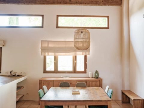 La table sous la verrière