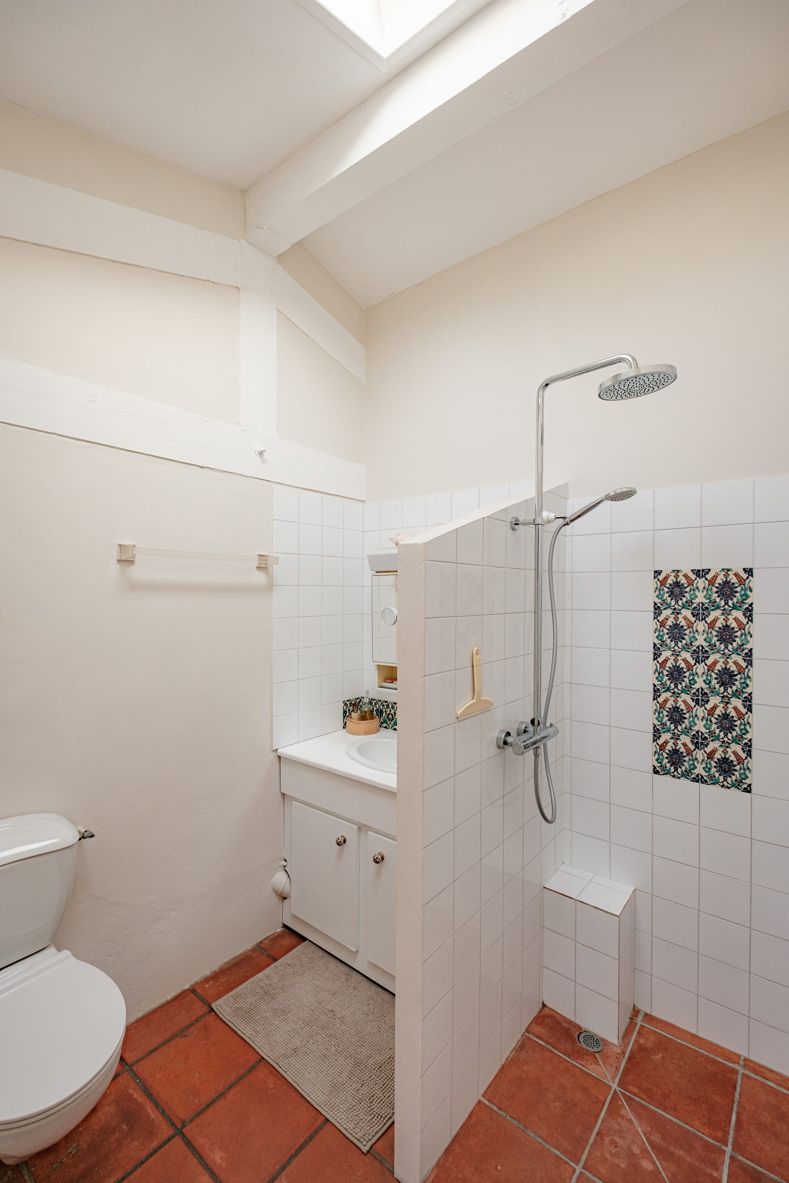 Une salle de bain partagée