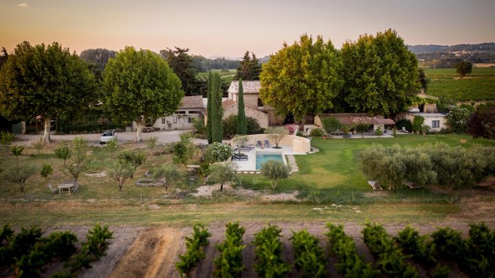 Les deux maisons dans les vignes