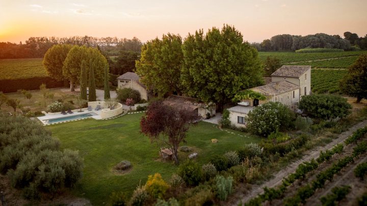 La piscine et le jardin, vus du ciel