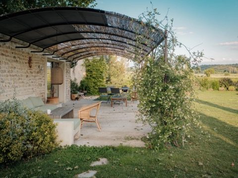 La terrasse sud, sous la treille
