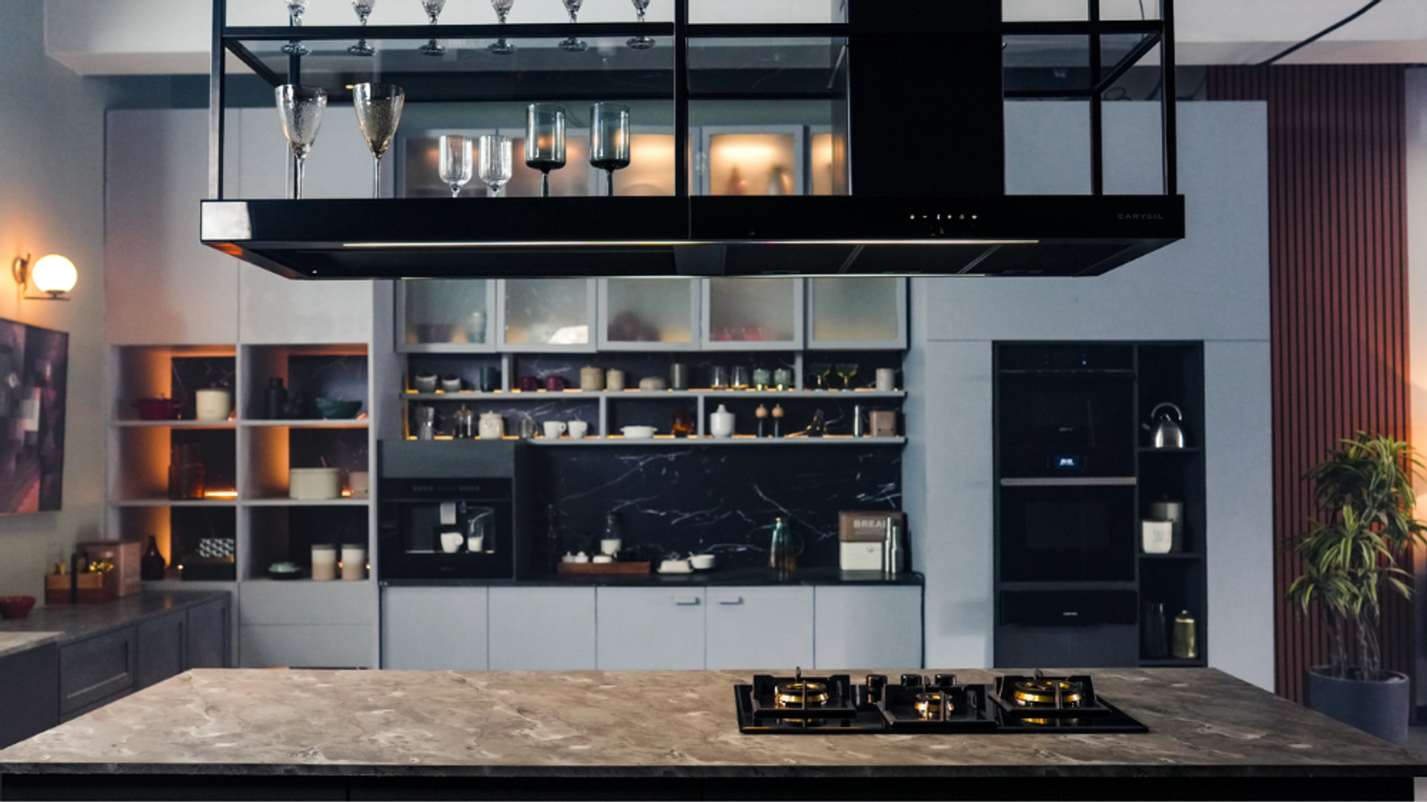 Wall Mount vs. Island Chimneys: What’s Right for Your Kitchen Layout?