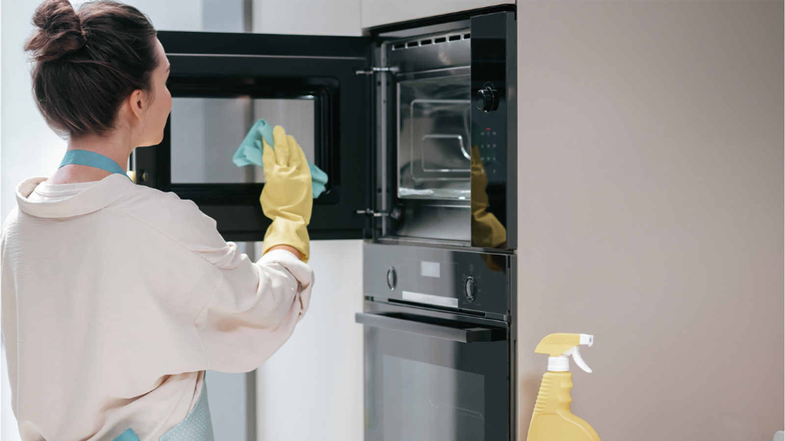 Keep Your Kitchen Hero Shining: Easy Maintenance and Cleaning Tips for Your Built-In Microwave