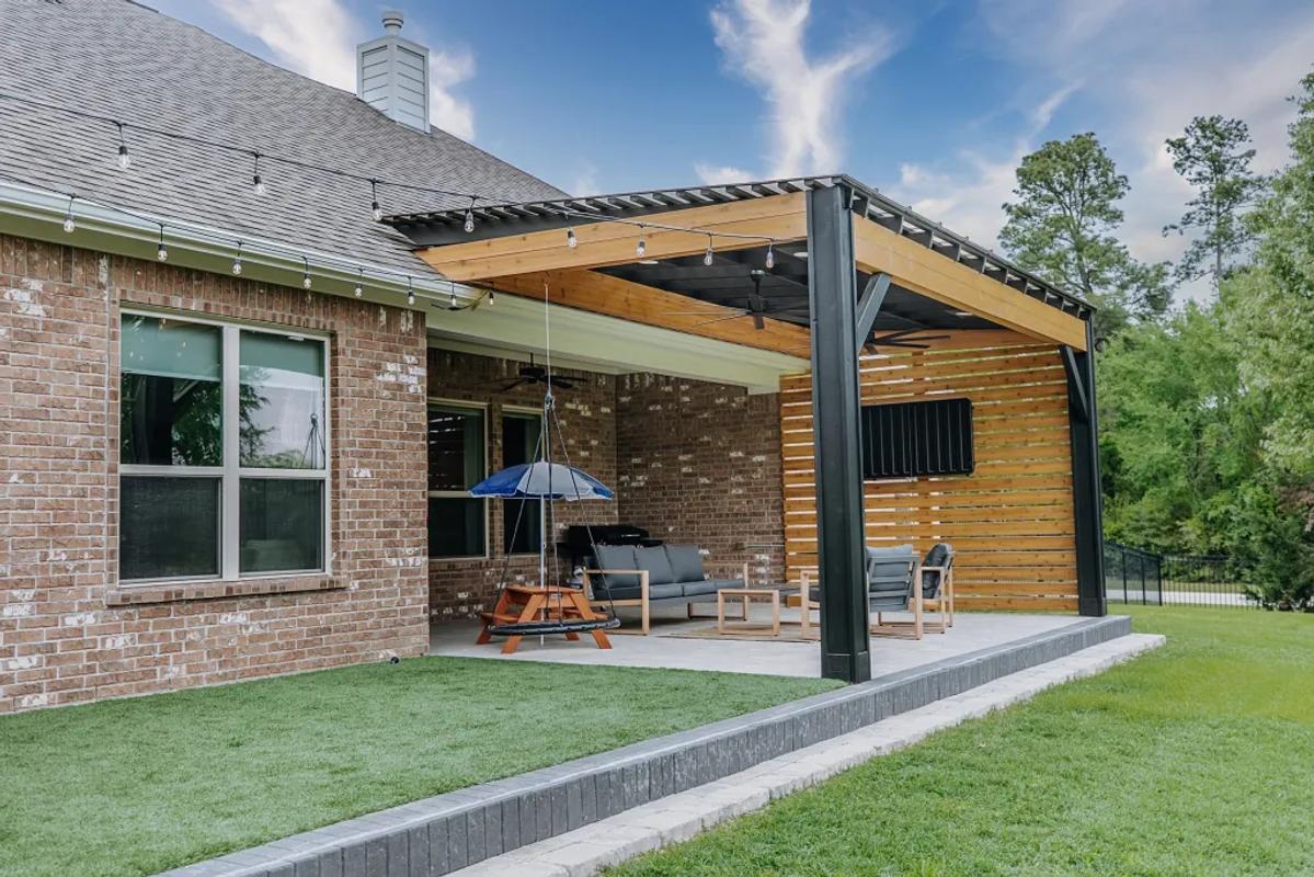 Montgomery Covered Outdoor Living Space - Image 11