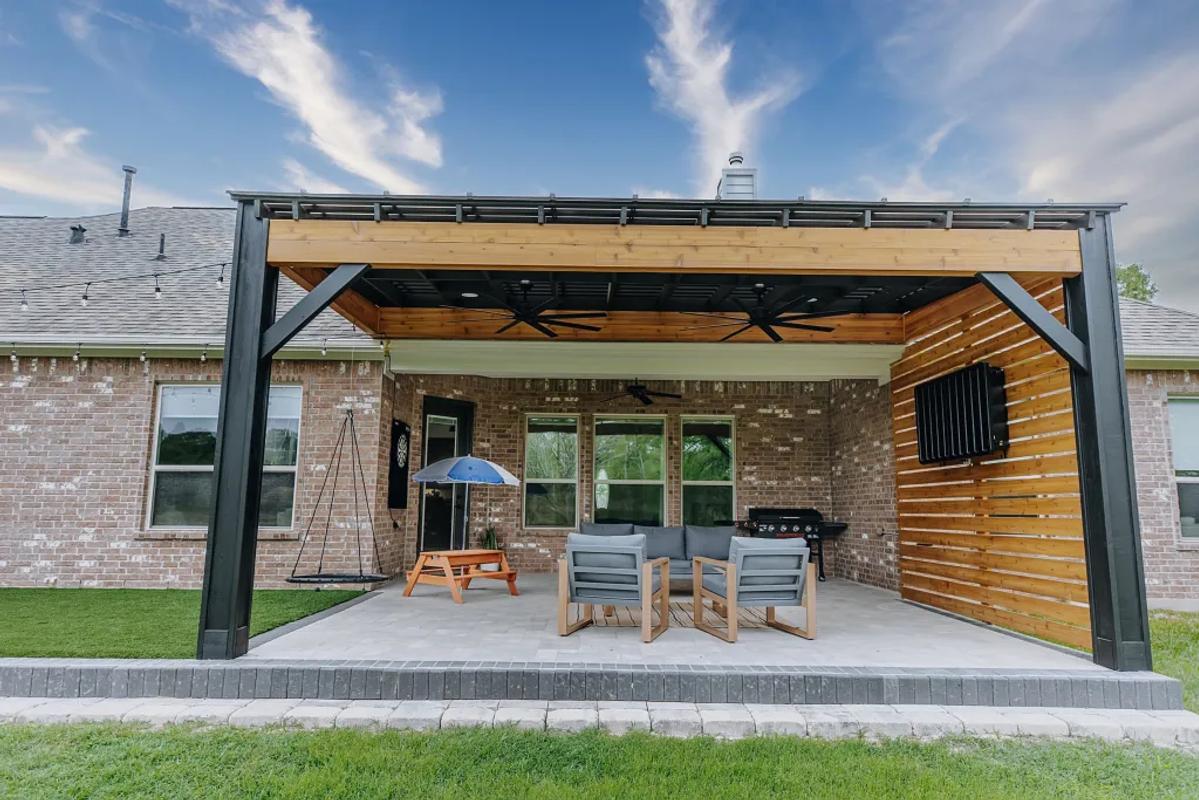 Montgomery Covered Outdoor Living Space - Image 3