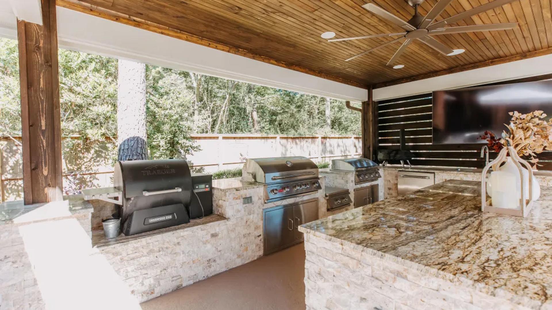 The Woodlands Pool & Outdoor Kitchen - Image 8