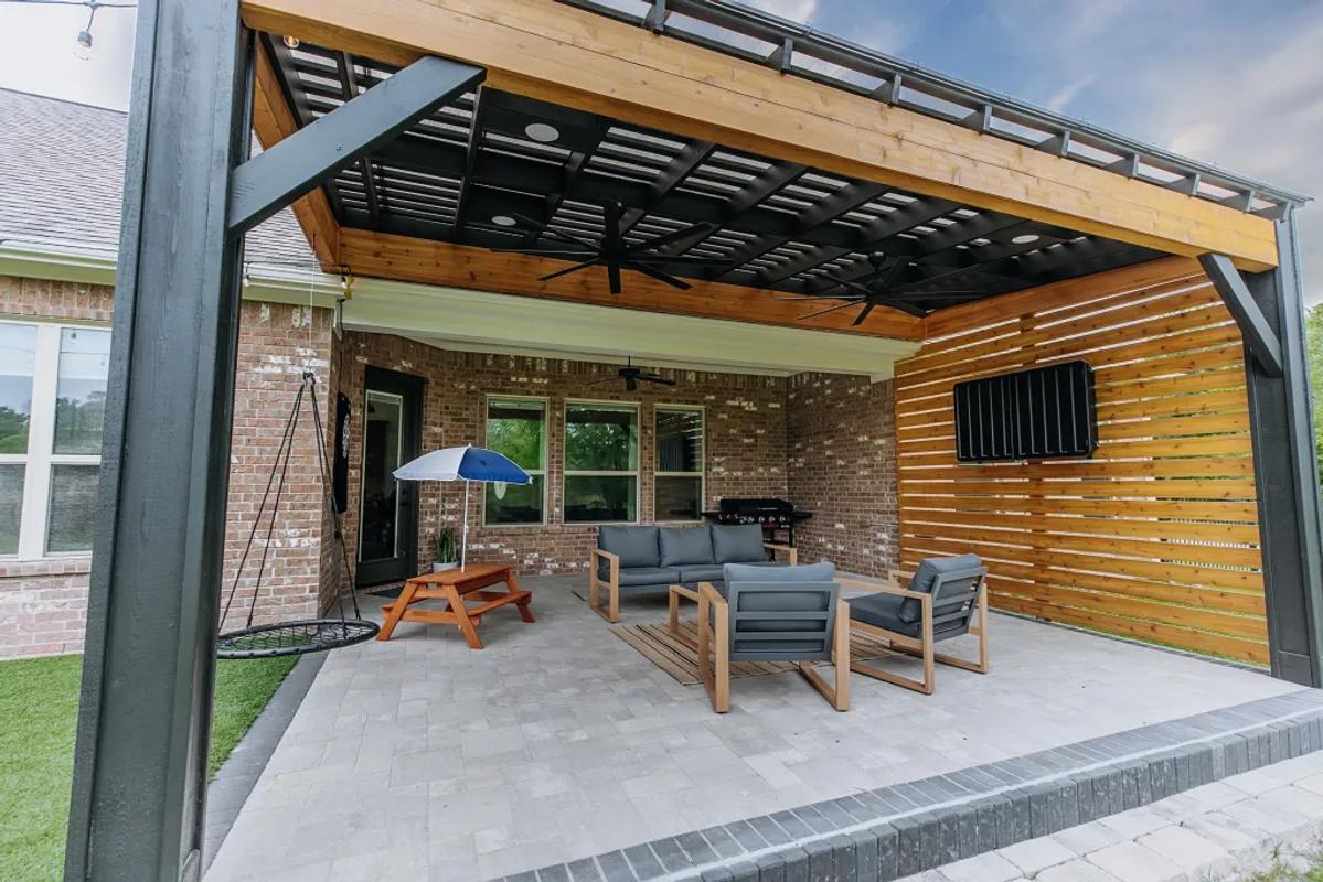 Montgomery Covered Outdoor Living Space - Image 2