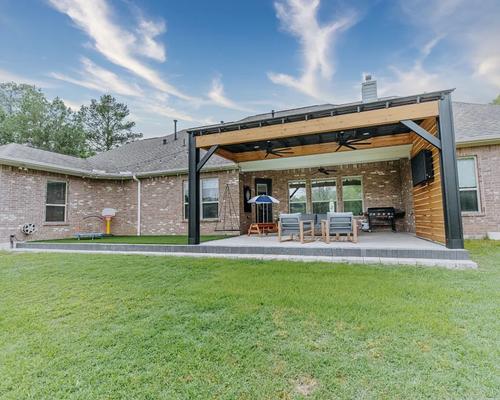 Montgomery Covered Outdoor Living Space - Image 9