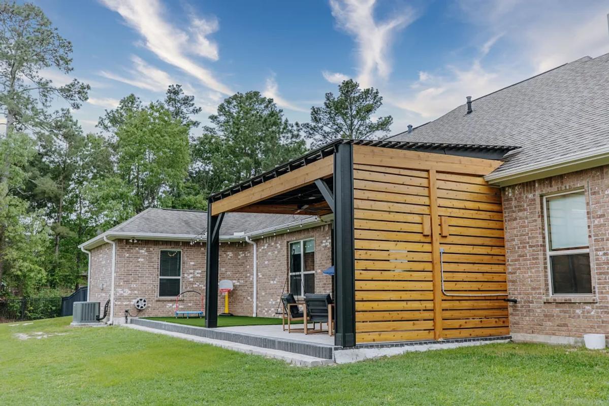 Montgomery Covered Outdoor Living Space - Image 10