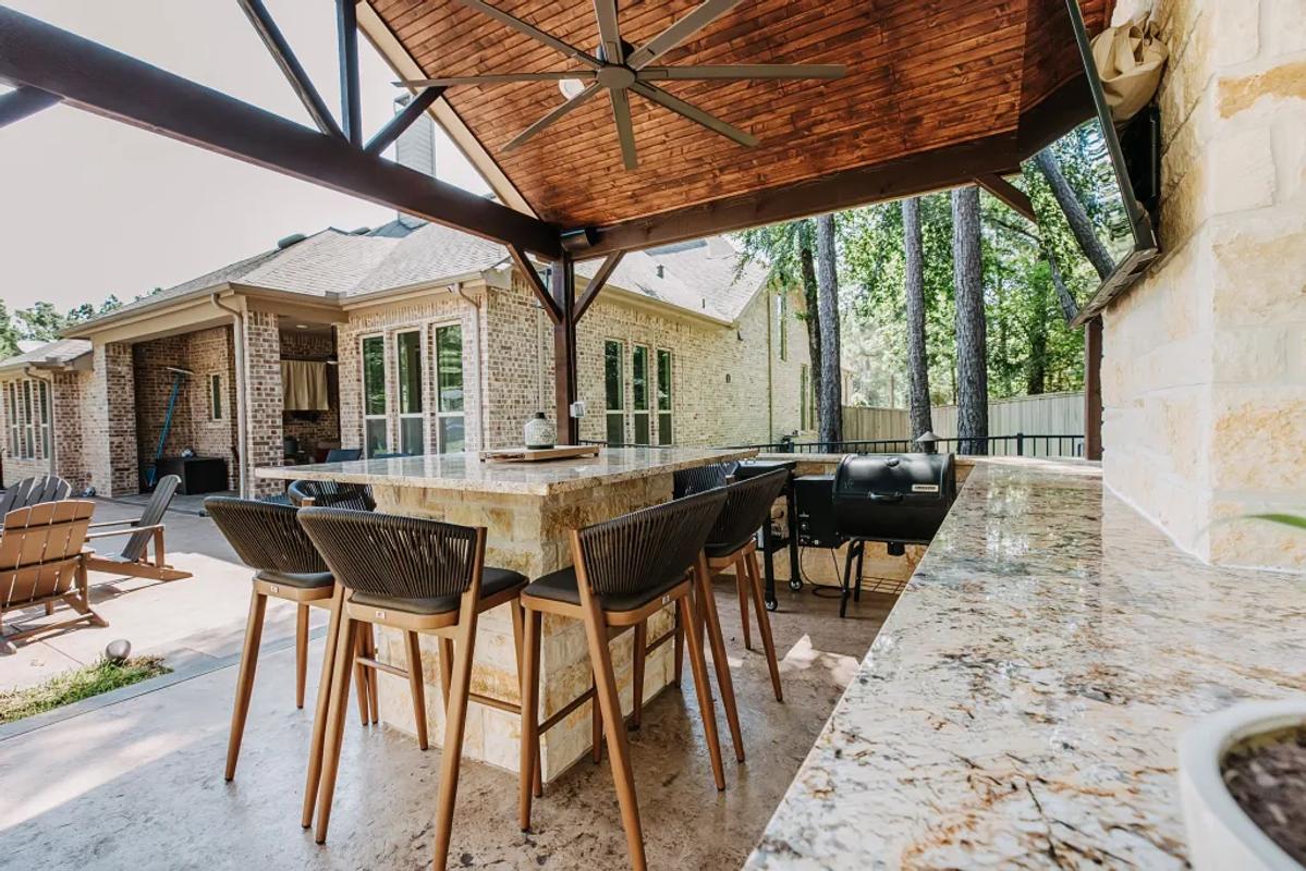 Woodforest Outdoor Kitchen & Dining - Image 4