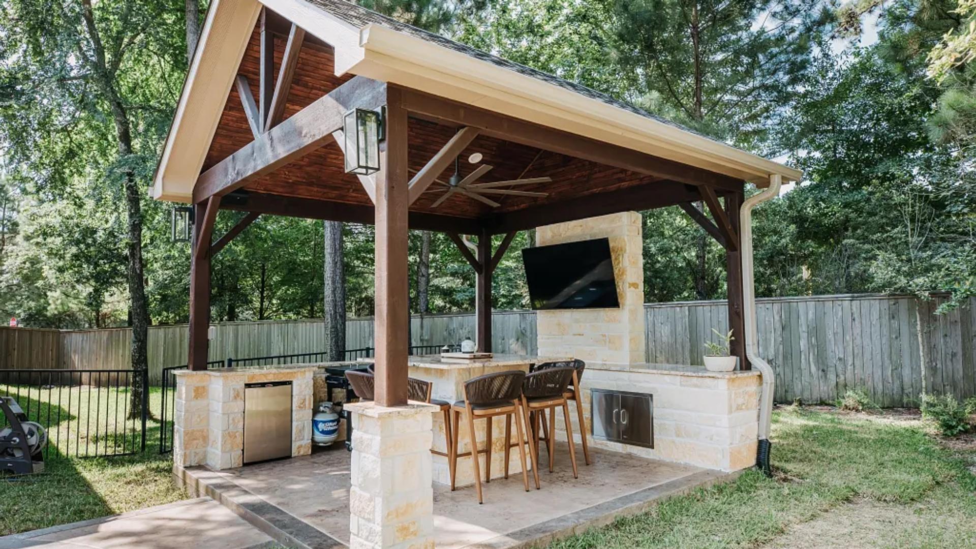 Woodforest Outdoor Kitchen & Dining - Image 2