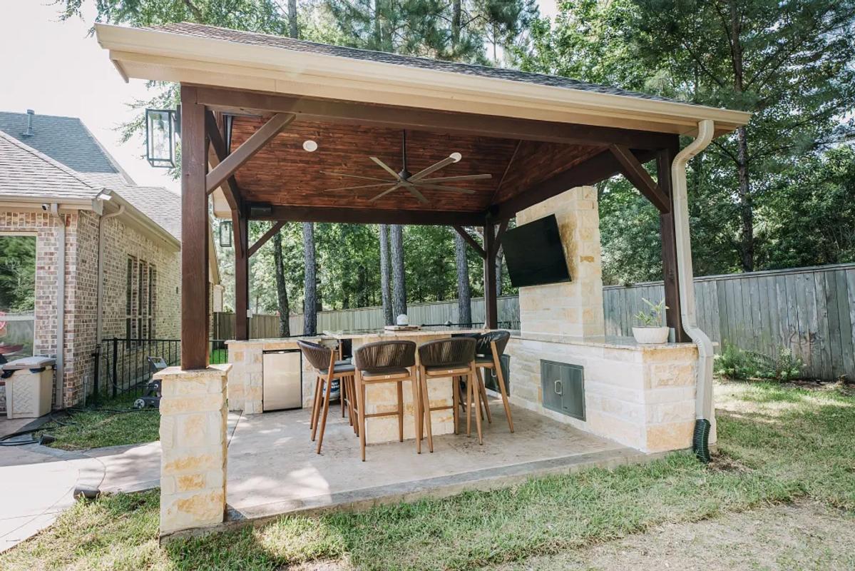 Woodforest Outdoor Kitchen & Dining - Image 3