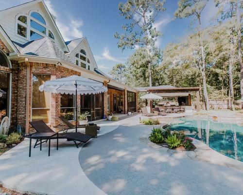 The Woodlands Pool & Outdoor Kitchen - Image 1