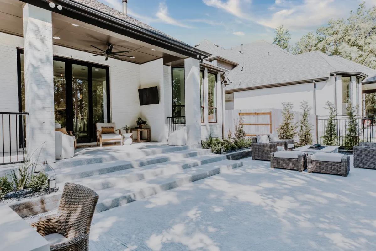 Woodforest Multi-Level Outdoor Space - Image 7