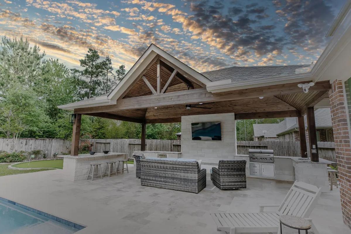 Woodforest Covered Outdoor Living - Image 9
