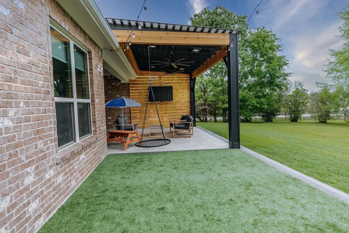 Montgomery Covered Outdoor Living Space - Image 7