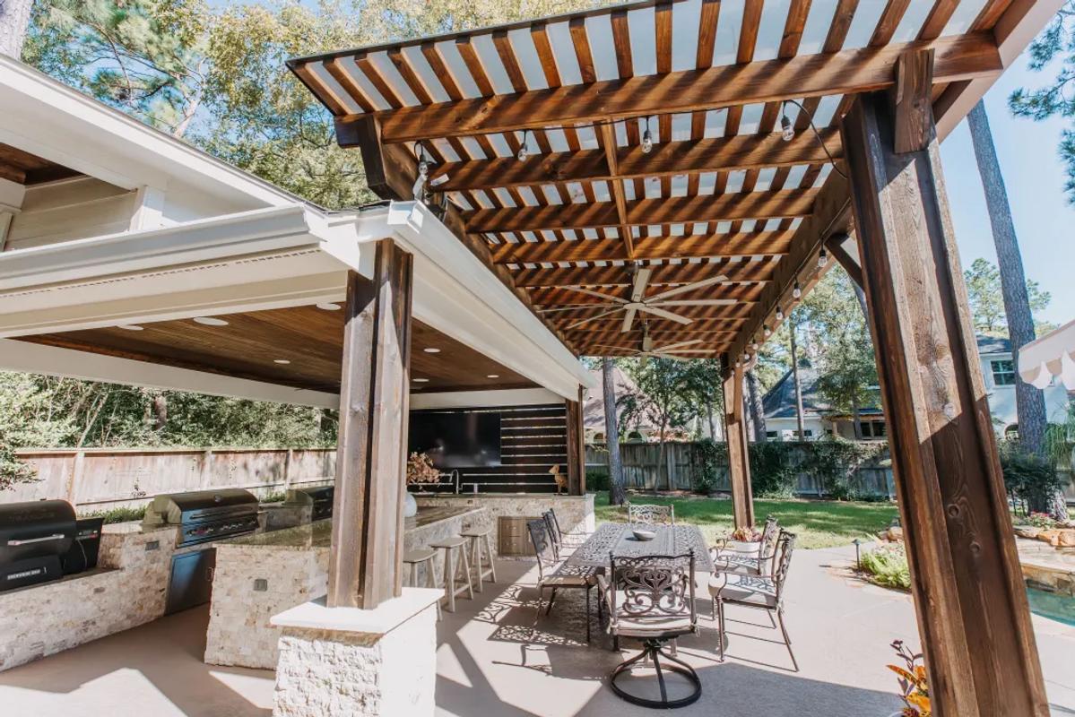 The Woodlands Pool & Outdoor Kitchen - Image 3