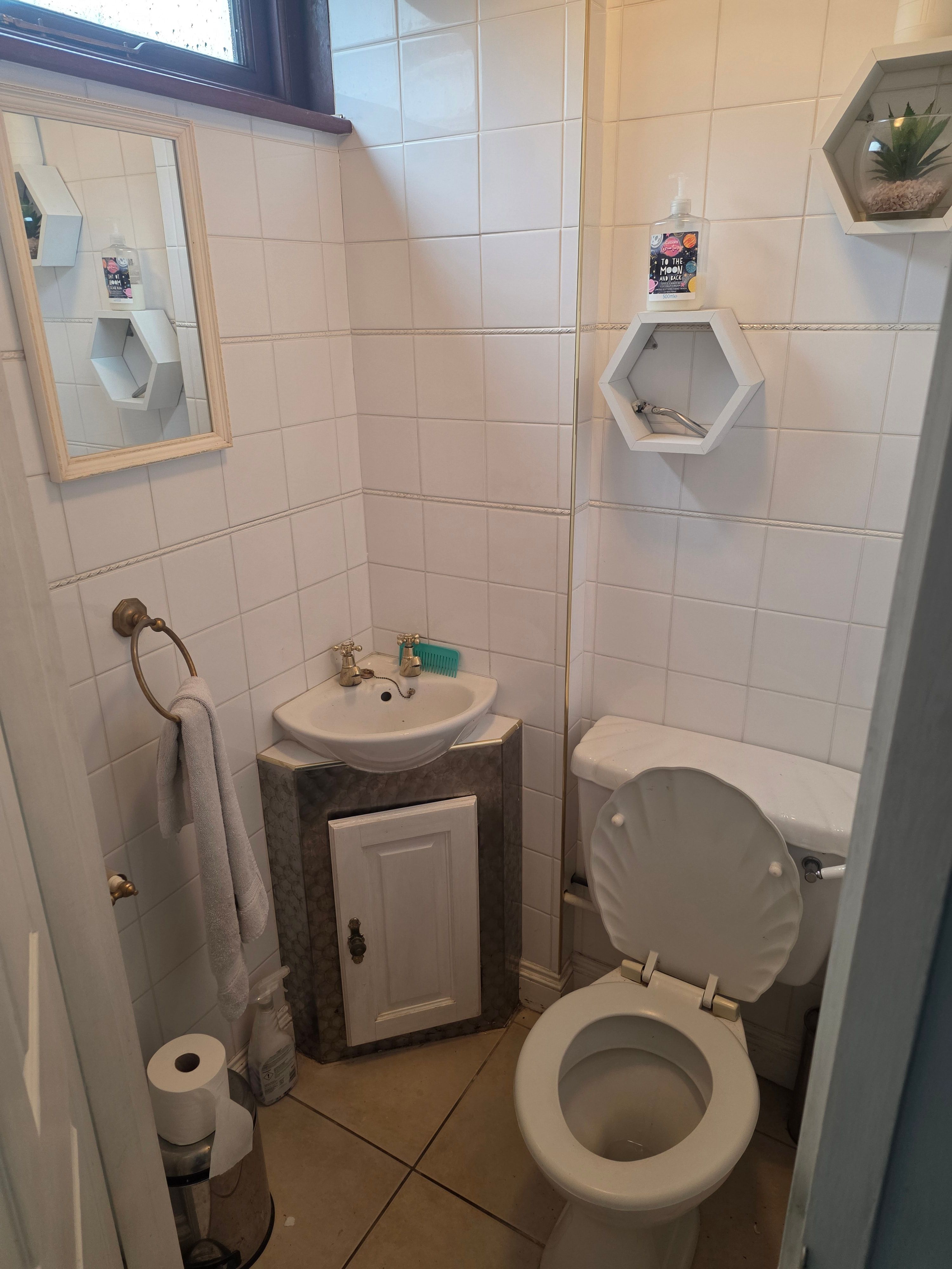 Three bathrooms in one house, Nuneaton