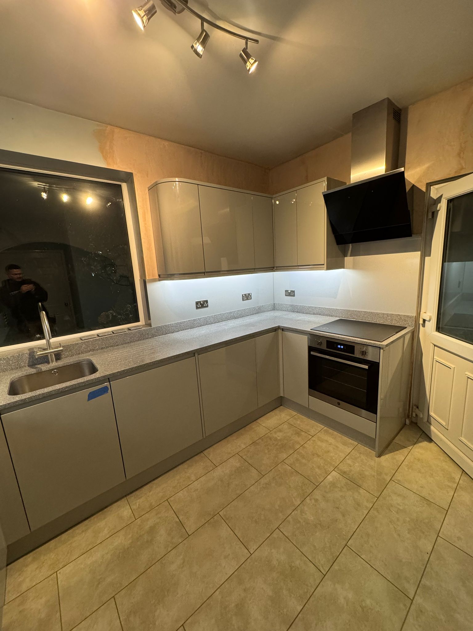 Minerva worktops with waterfall windowsill, Leamington Spa